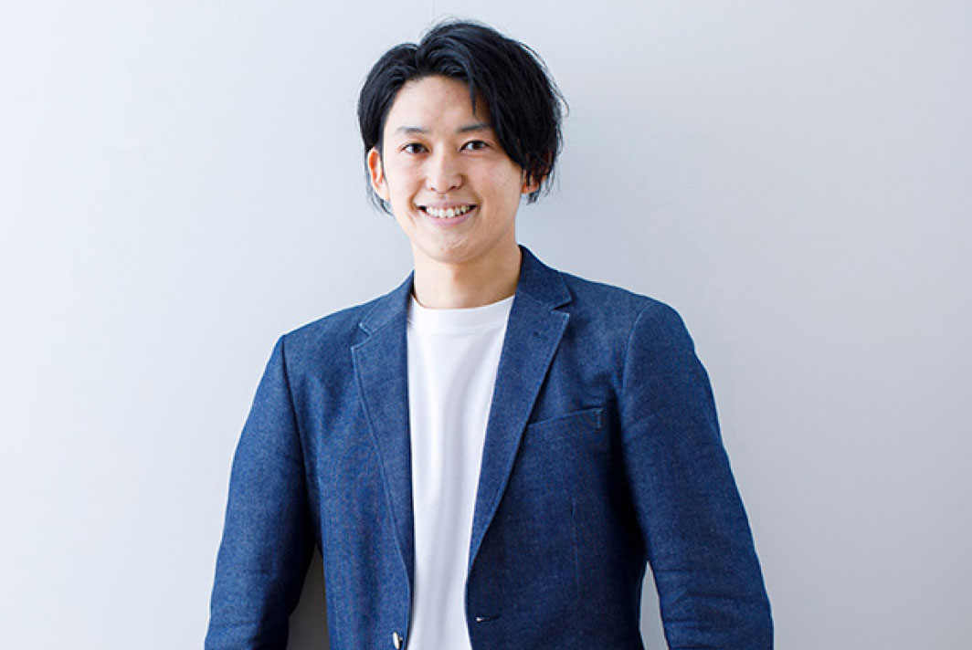 Sales Manager　林 寛充　Hiromitsu Hayashi